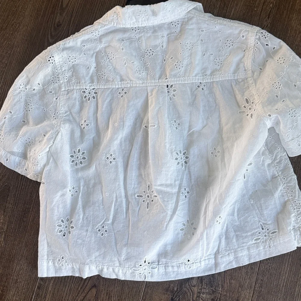 American Eagle White Eyelet Button-Front Short Sleeve Shirt XS - Picture 6 of 9